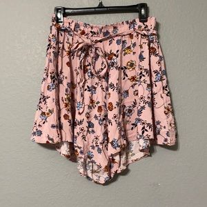 H&M flowy floral pink shorts